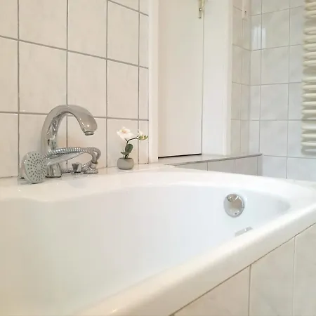 4-zimmer Haus In *