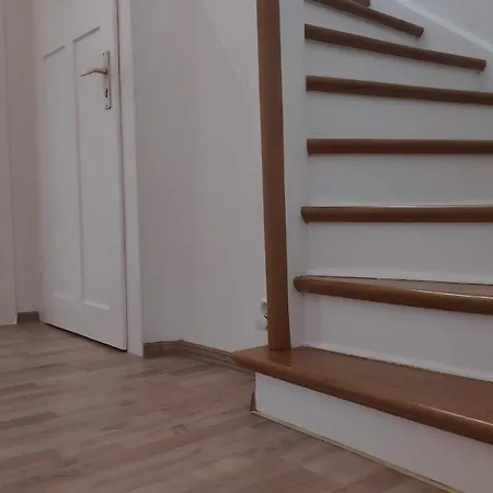 4-zimmer Haus In *